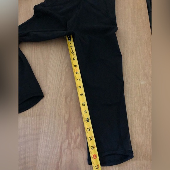 Lululemon|Black capri leggings in size 4•••buttery soft & excellent condition• - Picture 13 of 13